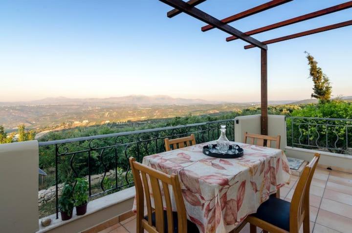 Aletraki -Off-Grid Retreat Above Heraklion, Peaceful Views Archanes Exteriér fotografie